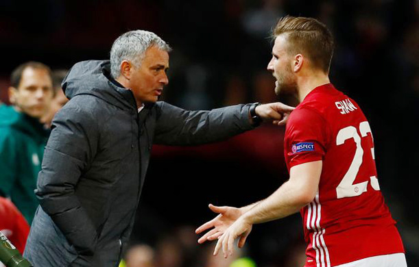 buc-xuc-vi-bi-mourinho-tru-dap-luke-shaw-lien-keu-than-voi-ong-lon-mu. 1