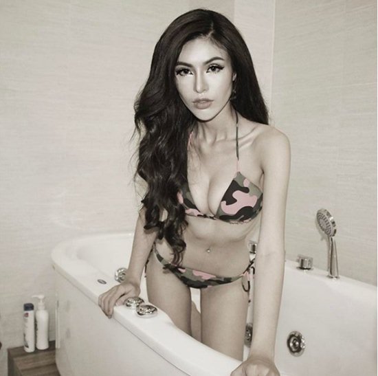 luu-truc-khanh-ban-nude-khoe-dang-chuan-hang-ngon (2)