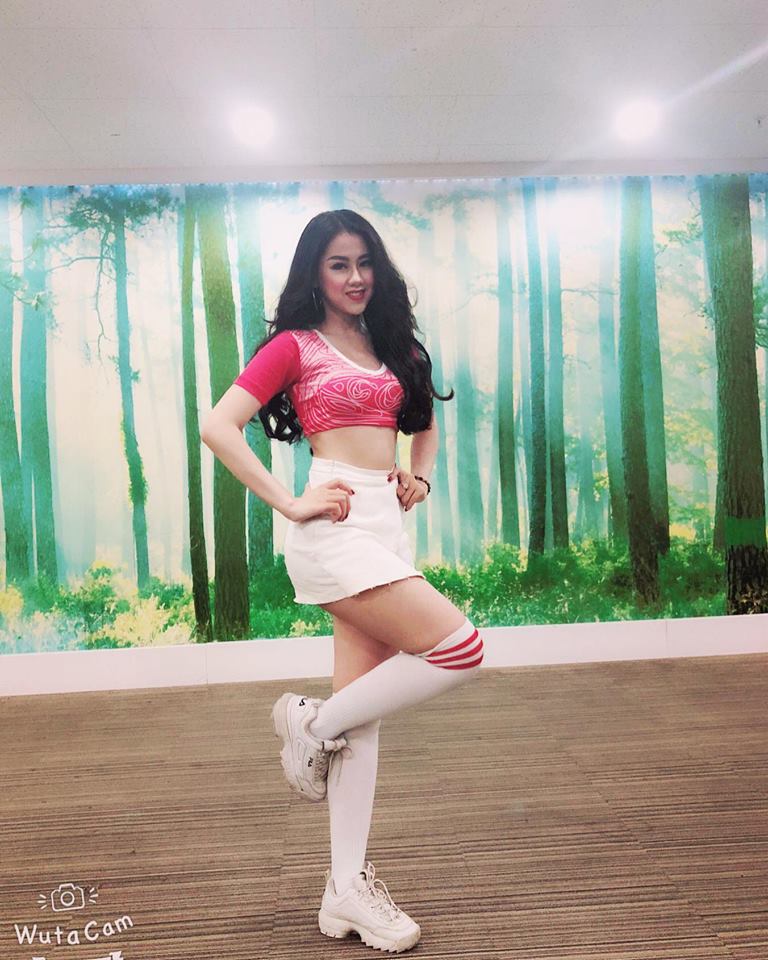 ngat-ngay-co-nang-thuy-si-ngoc-mai-dep-khong-goc-chet (5)