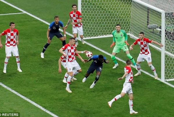 croatia-bi-nhan-qua-phat-penalty-la-sai-lam-2