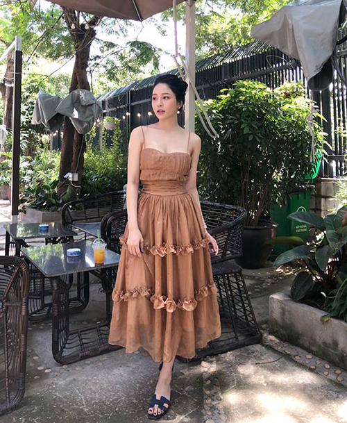 hot-girl-tram-anh-xinh-lung-linh-voi-loat-vay-dieu-da (1)