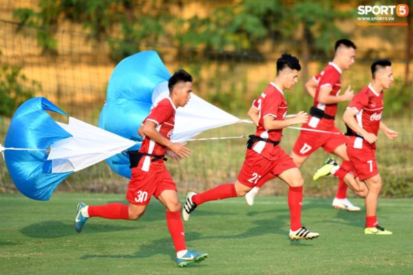 hlv-park-ra-bai-tap-la-cho-dt-viet-nam-truoc-ngay-sang-han-quoc-2