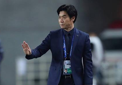 hlv-yoon-jong-hwan-that-vong-ve-doi-tuyen-muangthong-1
