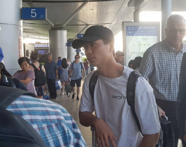 cong-phuong-da-bay-sang-bi-de-hoi-quan-cung-dt-sint-truidense-1