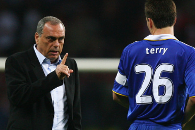 hlv-avram-grant-lot-vao-tam-ngam-cua-thai-lan-1