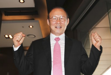 hlv-park-van-muon-tiep-tuc-cong-viec-tai-viet-nam-1